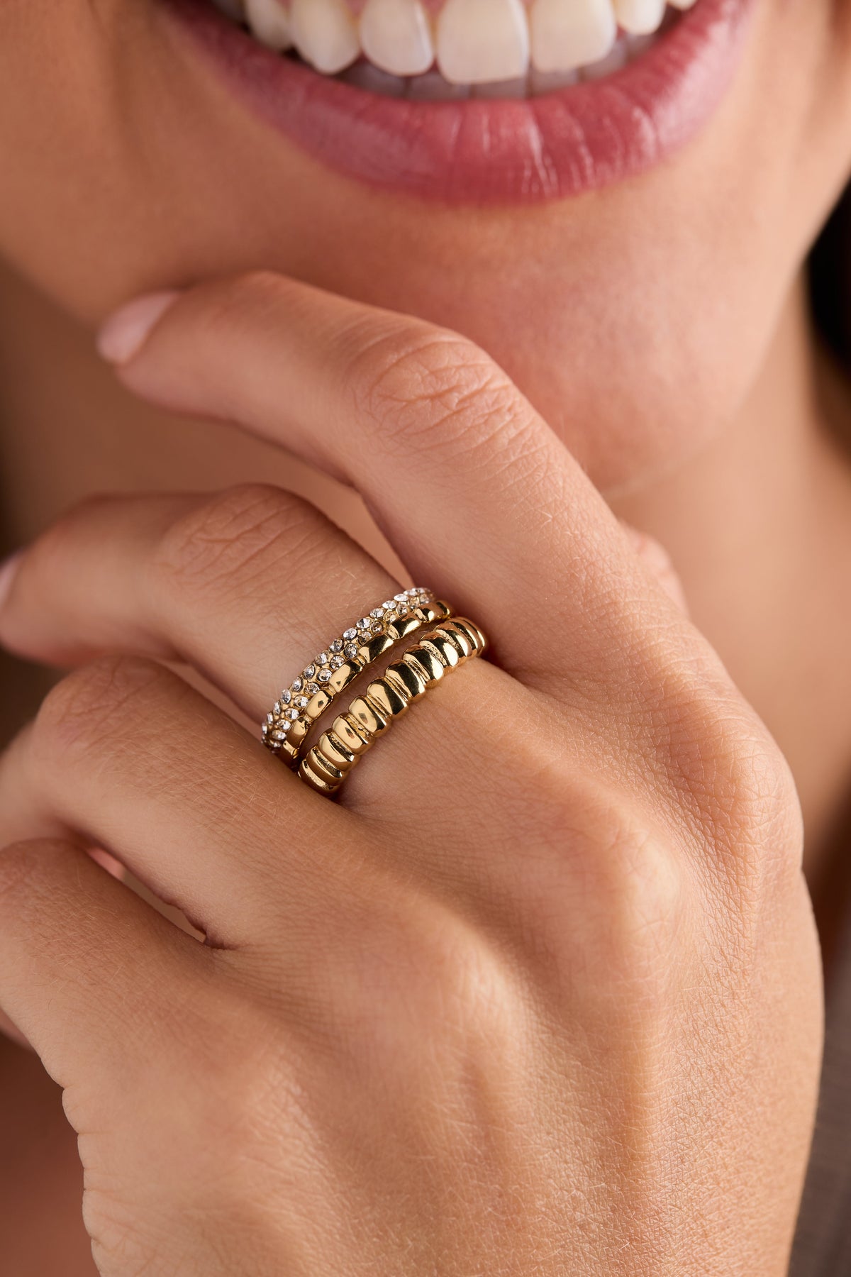 Alex and Ani 3 ring set-ribbed texture